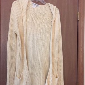 Norm Thompson Hooded Cable Knit Sweater in Women